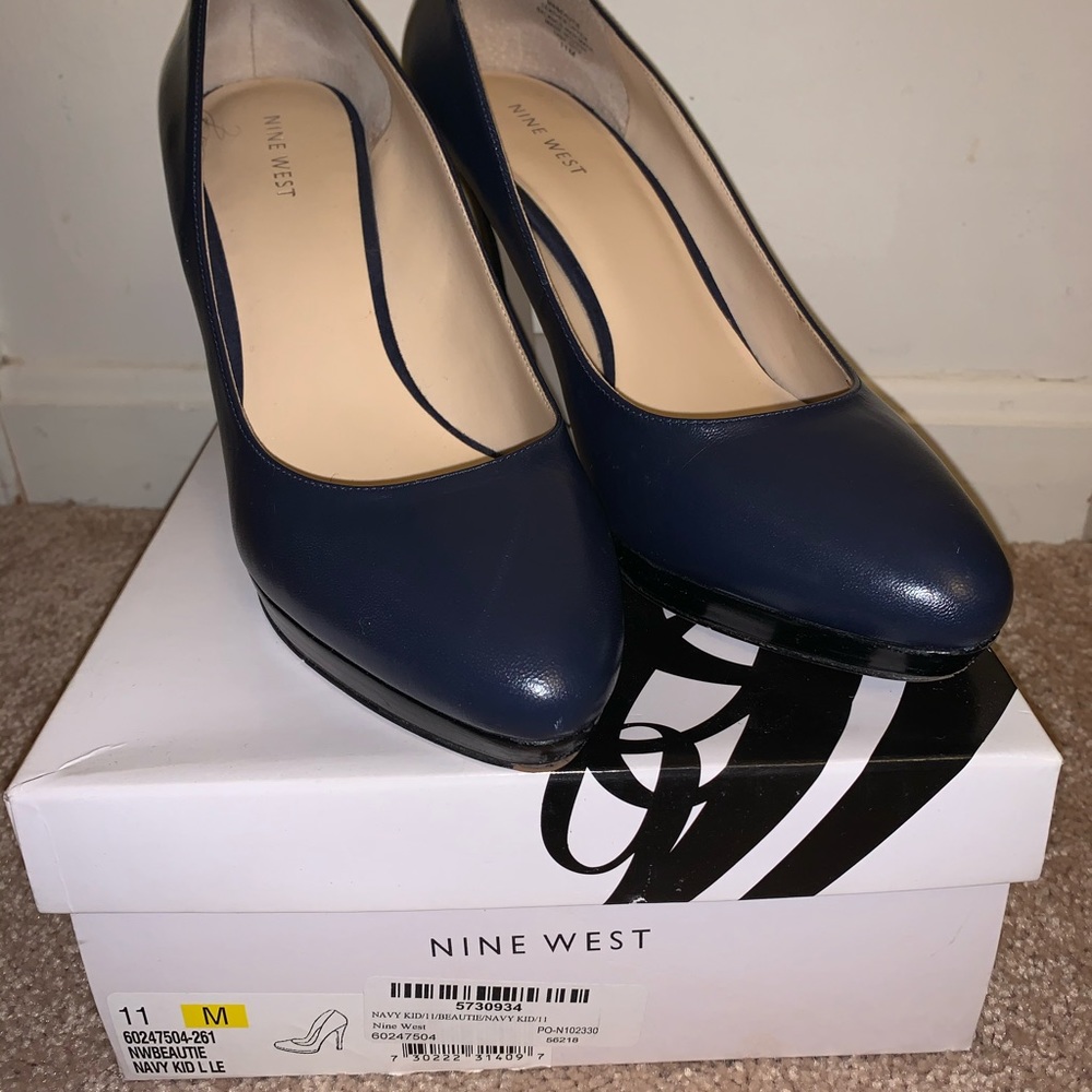 📍FINAL REDUCTION📍 Navy nine west platform heel